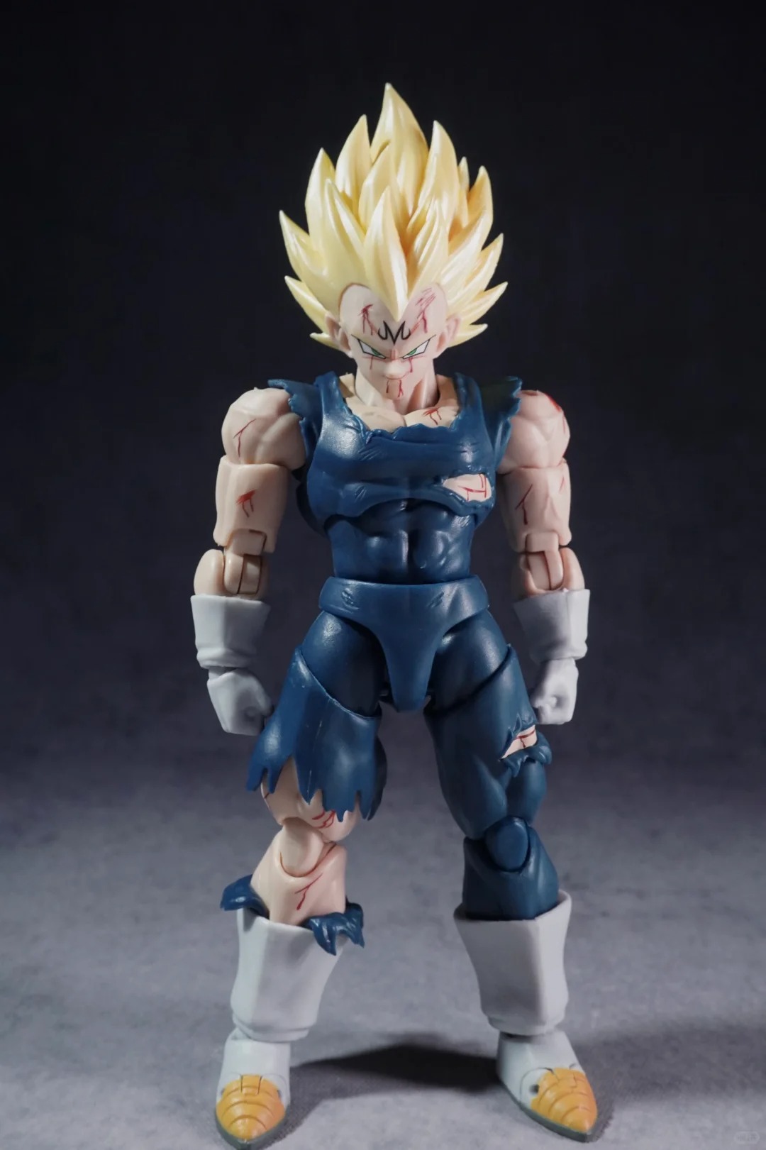 In Stock BlackHole&TK Damaged  - огляд і ціна Model Kit Vegeta