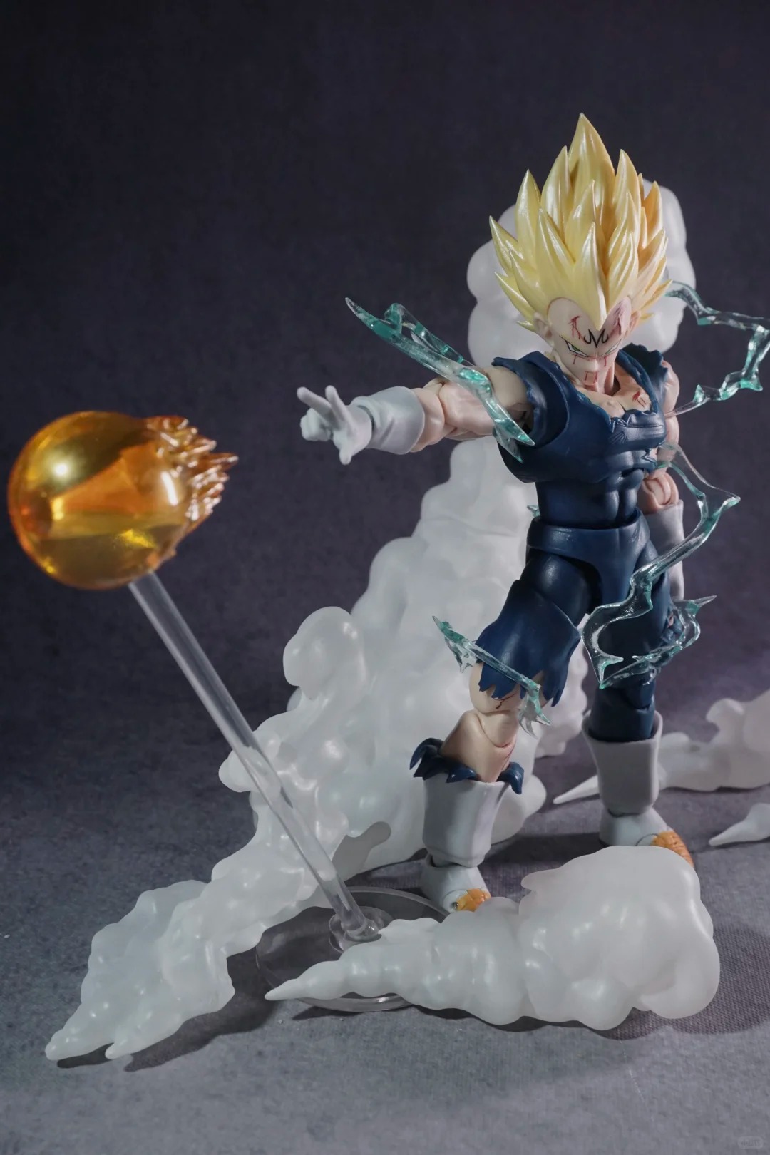 In Stock BlackHole&TK Damaged  - огляд і ціна Model Kit Vegeta