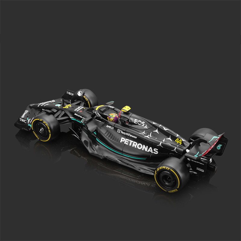 Bburago 1:24 MCL38 Monaco F1 T - огляд і ціна Model Kit F1